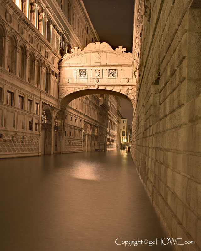Bridge of Sighs, Venice, at night